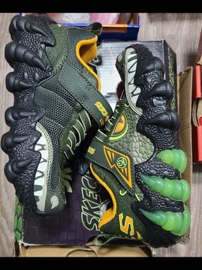 Skechers Kids Light Up Dinosaurs Sneakers 13C